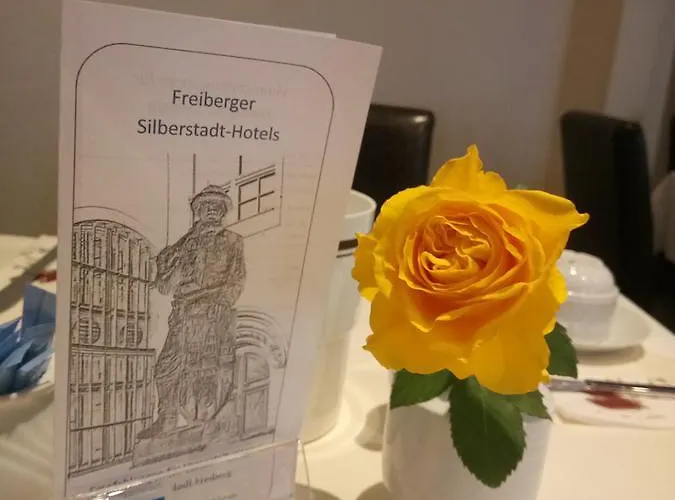 Hotel Am Obermarkt 3*